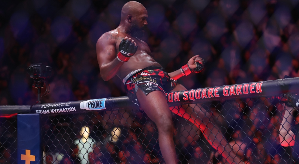 Jon Jones Secures Brutal Spinning Kick Victory, Retains Heavyweight Belt